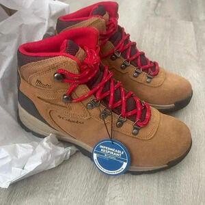 COLUMBIA - Columbia Women's Newton Ridge
Plus Waterproof Amped 7.5